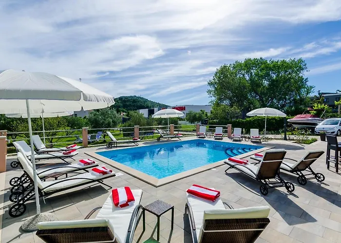 Apartments Mali Paradiso